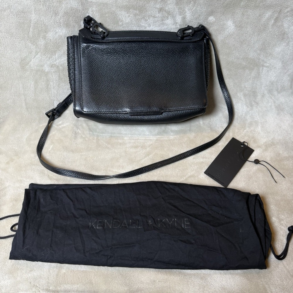 Kendall and Kylie Black Faux Vegan Leather Bag With Dust Bag Beautiful Purse